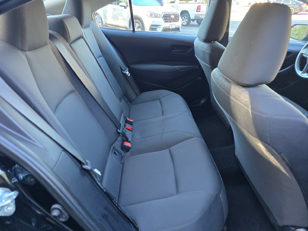 Used 2025 Toyota Corolla LE FWD image 7