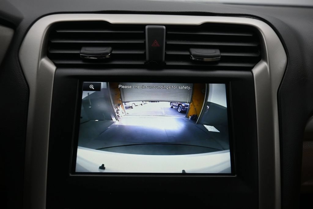Used 2015 Ford Fusion SE w/ Equipment Group 502A FWD image 17