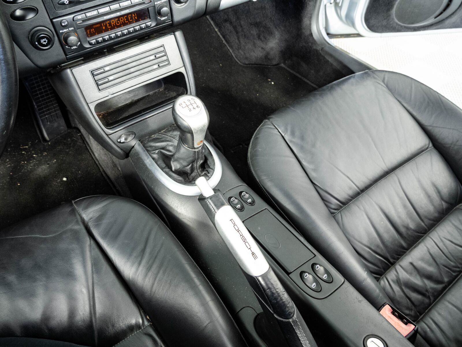 Used 2004 Porsche 911 Carrera 4S AWD/4WD image 13