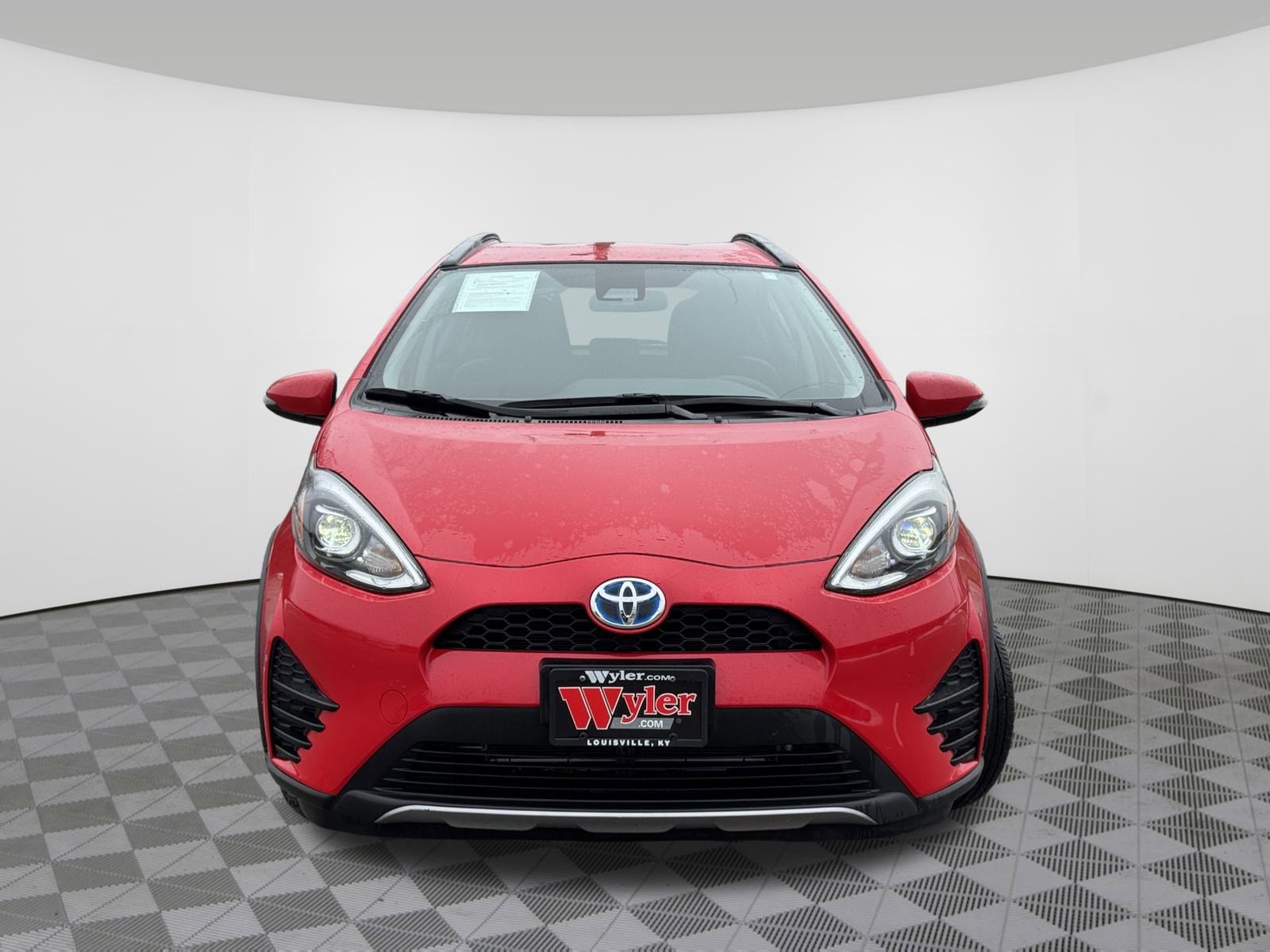 Used 2019 Toyota Prius C image 18