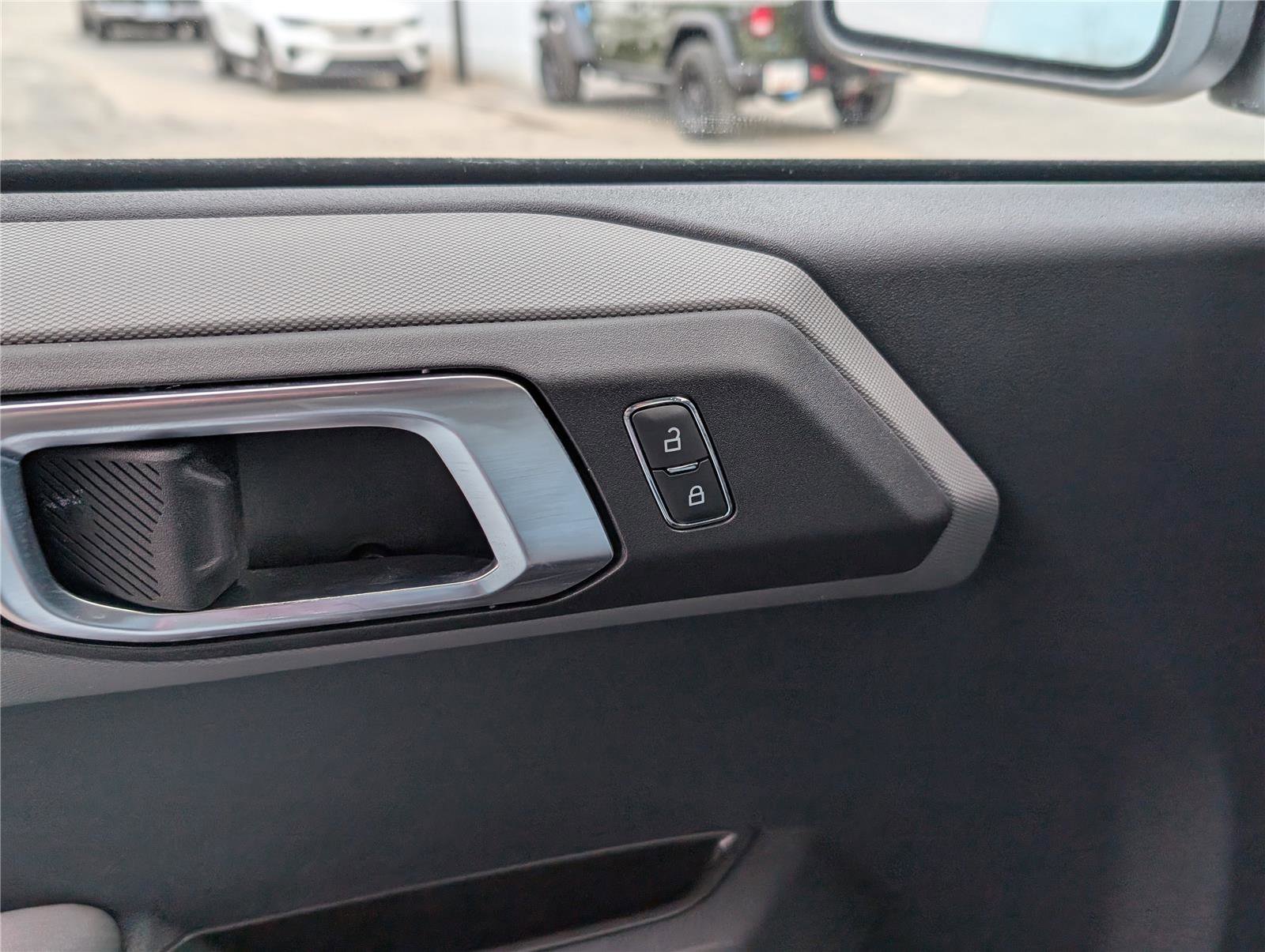 Used 2023 Ford Bronco Big Bend image 18