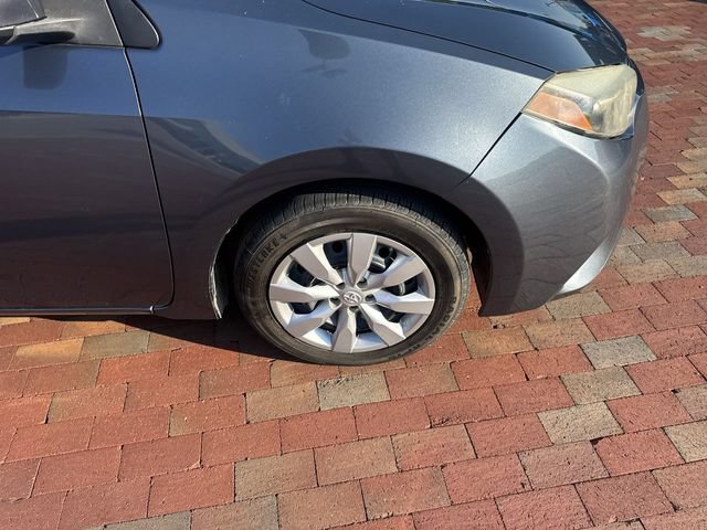 Used 2015 Toyota Corolla LE FWD image 17