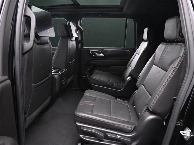 Used 2022 Chevrolet Suburban RST w/ Luxury Package image 14