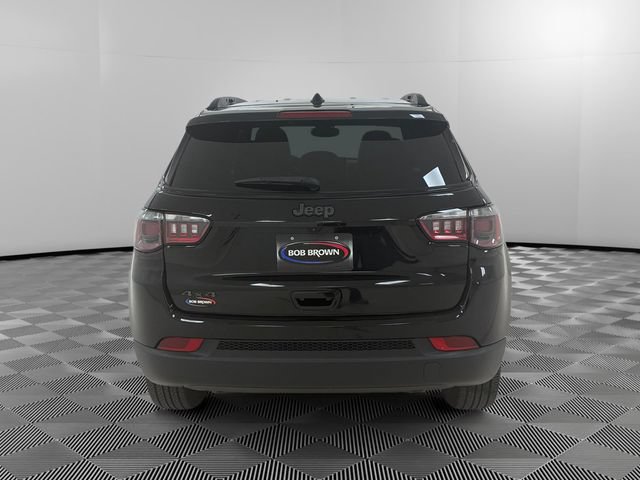 Used 2025 Jeep Compass Latitude w/ Convenience Group AWD/4WD image 4