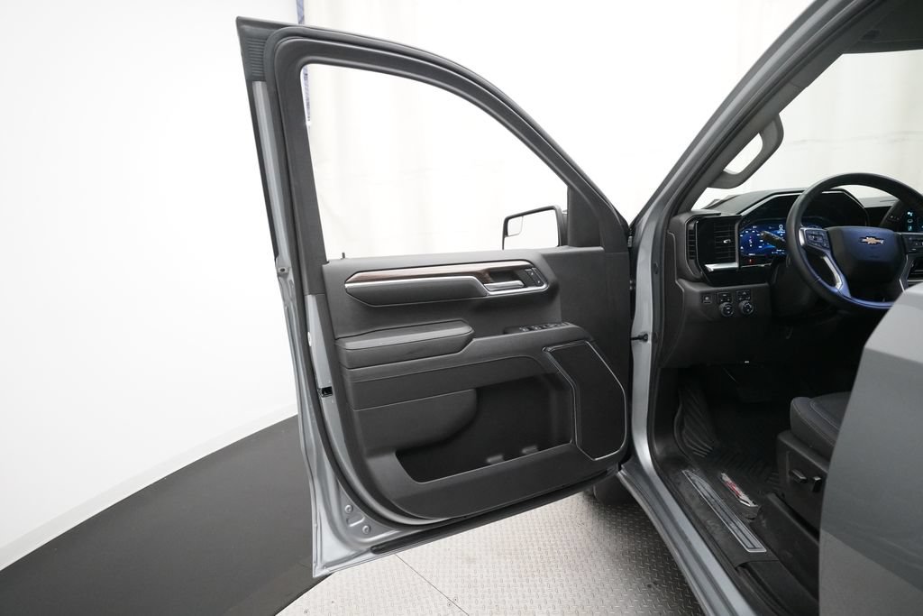 Used 2024 Chevrolet Silverado 1500 LT w/ LPO, Dark Essentials Package AWD/4WD image 27