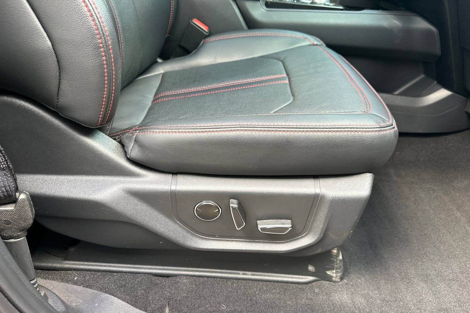 Used 2024 Ford Expedition Limited image 23