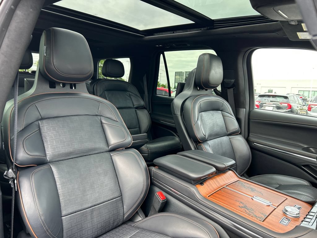 Used 2025 Lincoln Navigator Black Label AWD/4WD image 40