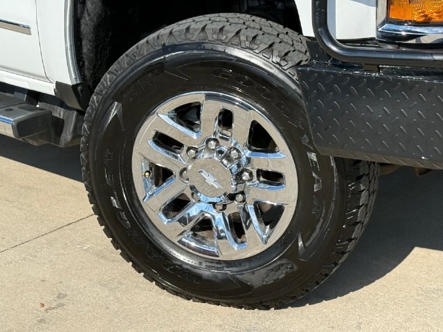 Used 2019 Chevrolet Silverado 3500 High Country w/ Duramax Plus Package AWD/4WD image 2