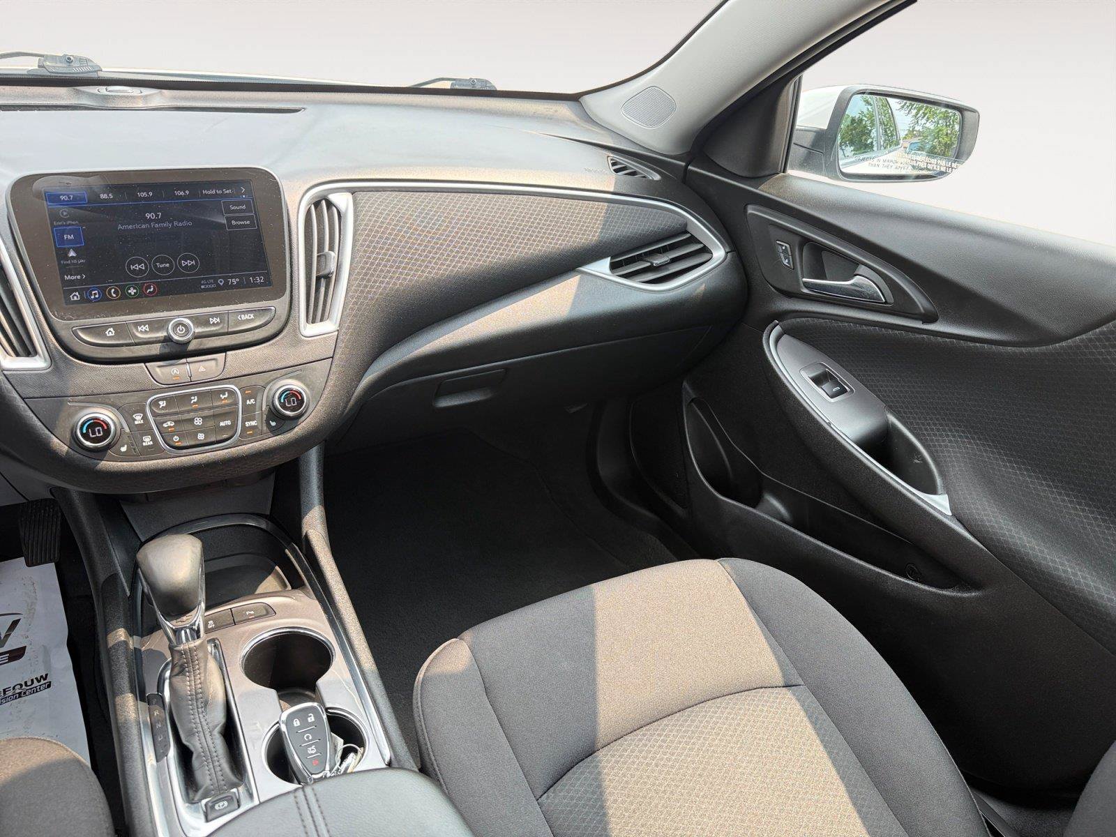 Used 2024 Chevrolet Malibu LT w/ Sport Edition FWD image 12