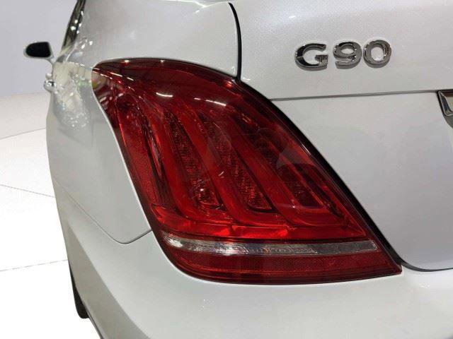 Used 2019 Genesis G90 5.0 Ultimate RWD image 11