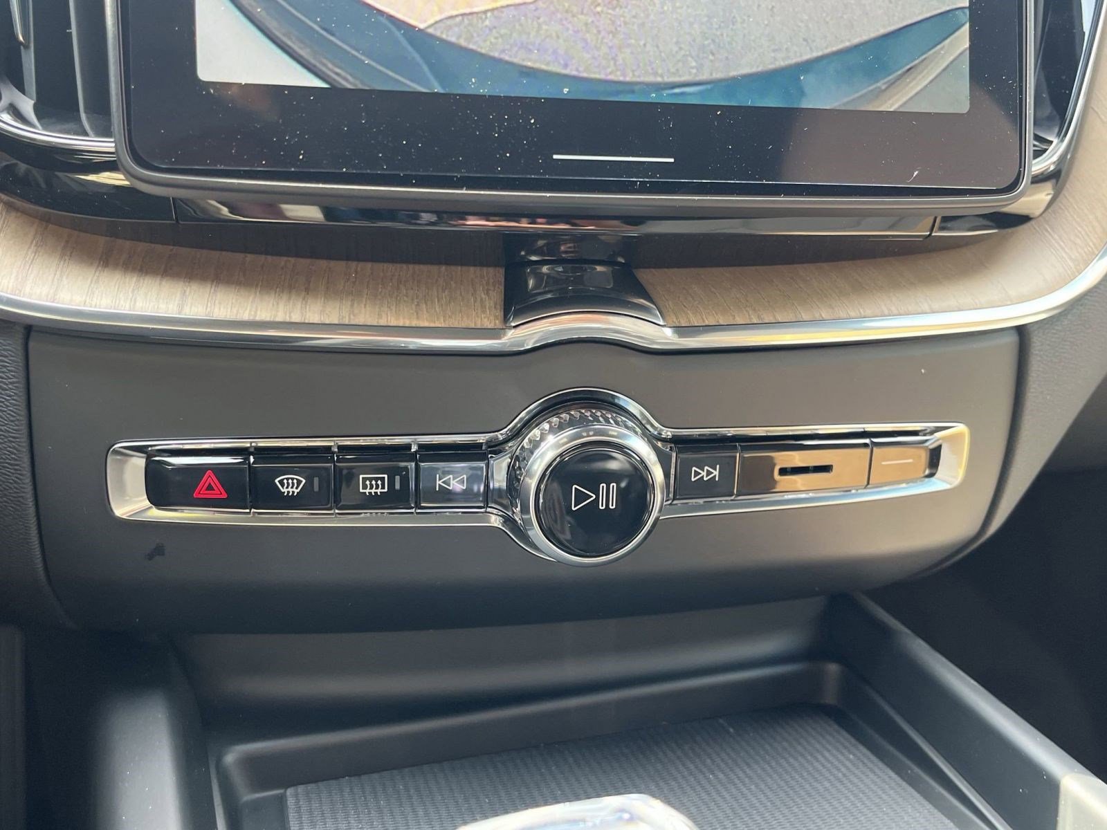 Used 2026 Volvo XC60 B5 Core w/ Climate Package image 19