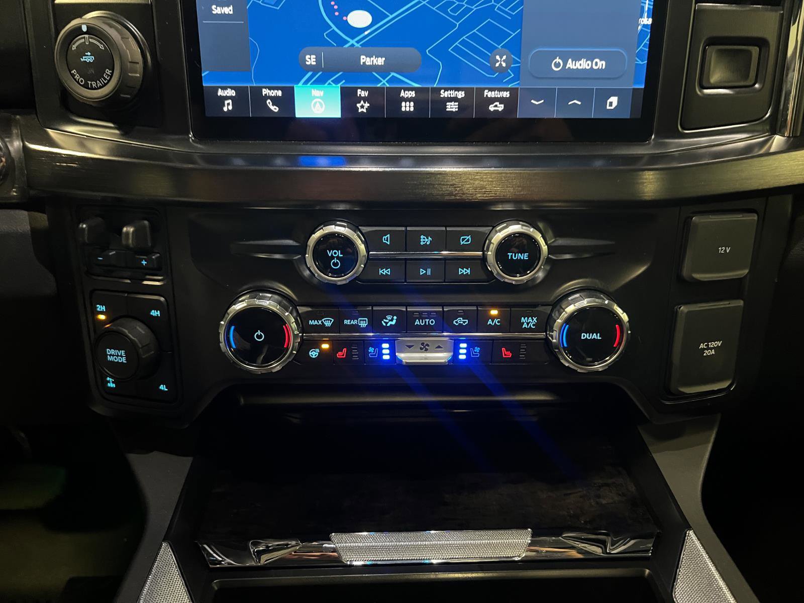 Used 2024 Ford F350 Lariat w/ Lariat Ultimate Package image 19