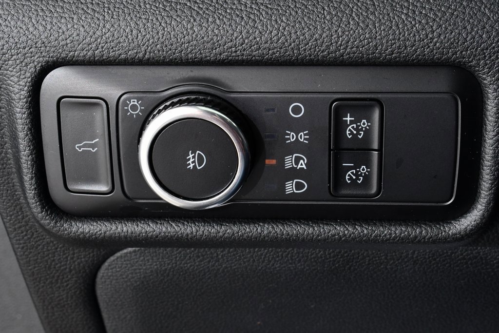 Used 2023 Ford Explorer XLT w/ Equipment Group 202A image 32