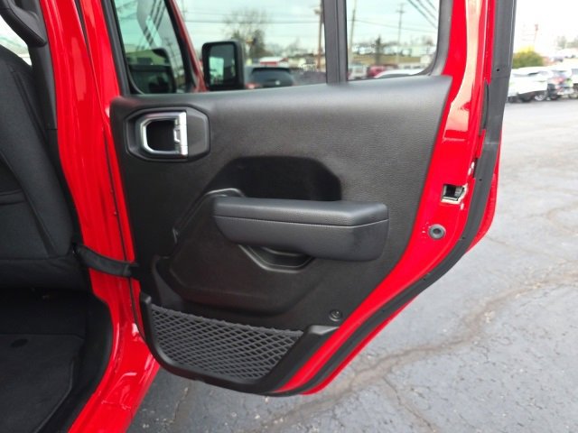 Used 2024 Jeep Wrangler Sport S image 39