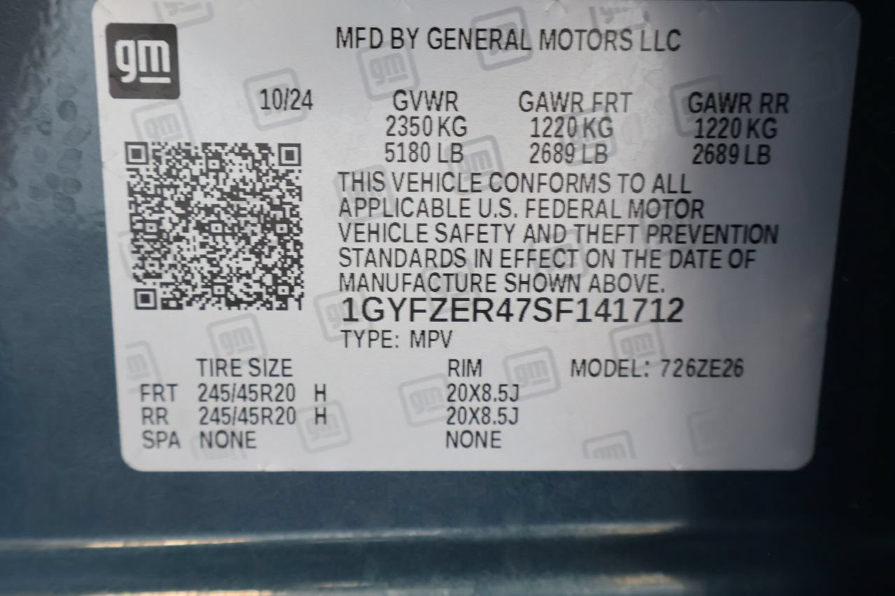 Certified 2025 Cadillac XT4 Sport w/ LPO, Floor Liner Package FWD image 28