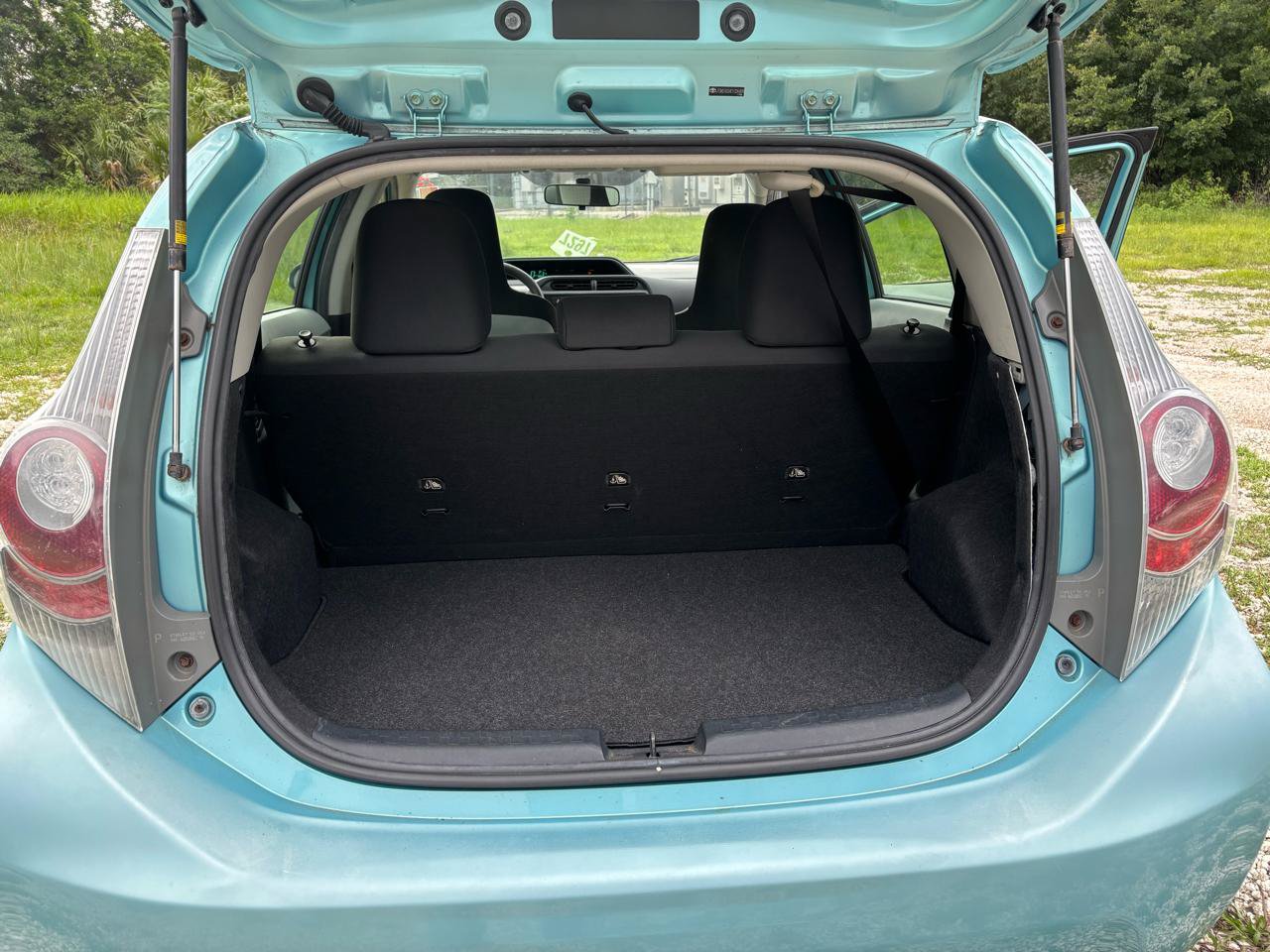 Used 2012 Toyota Prius C One FWD image 12