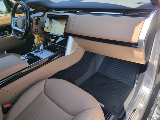 New 2026 Land Rover Range Rover Long Wheelbase SE AWD/4WD image 19