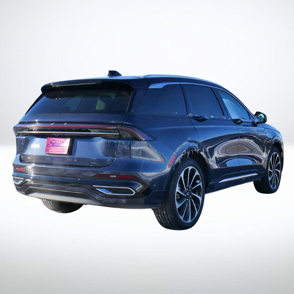 Used 2024 Lincoln Nautilus Black Label image 4