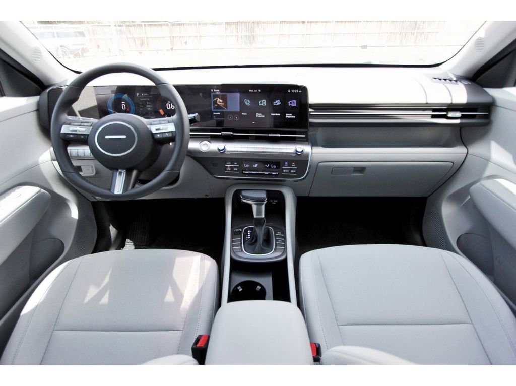 Certified 2025 Hyundai Kona SEL image 8