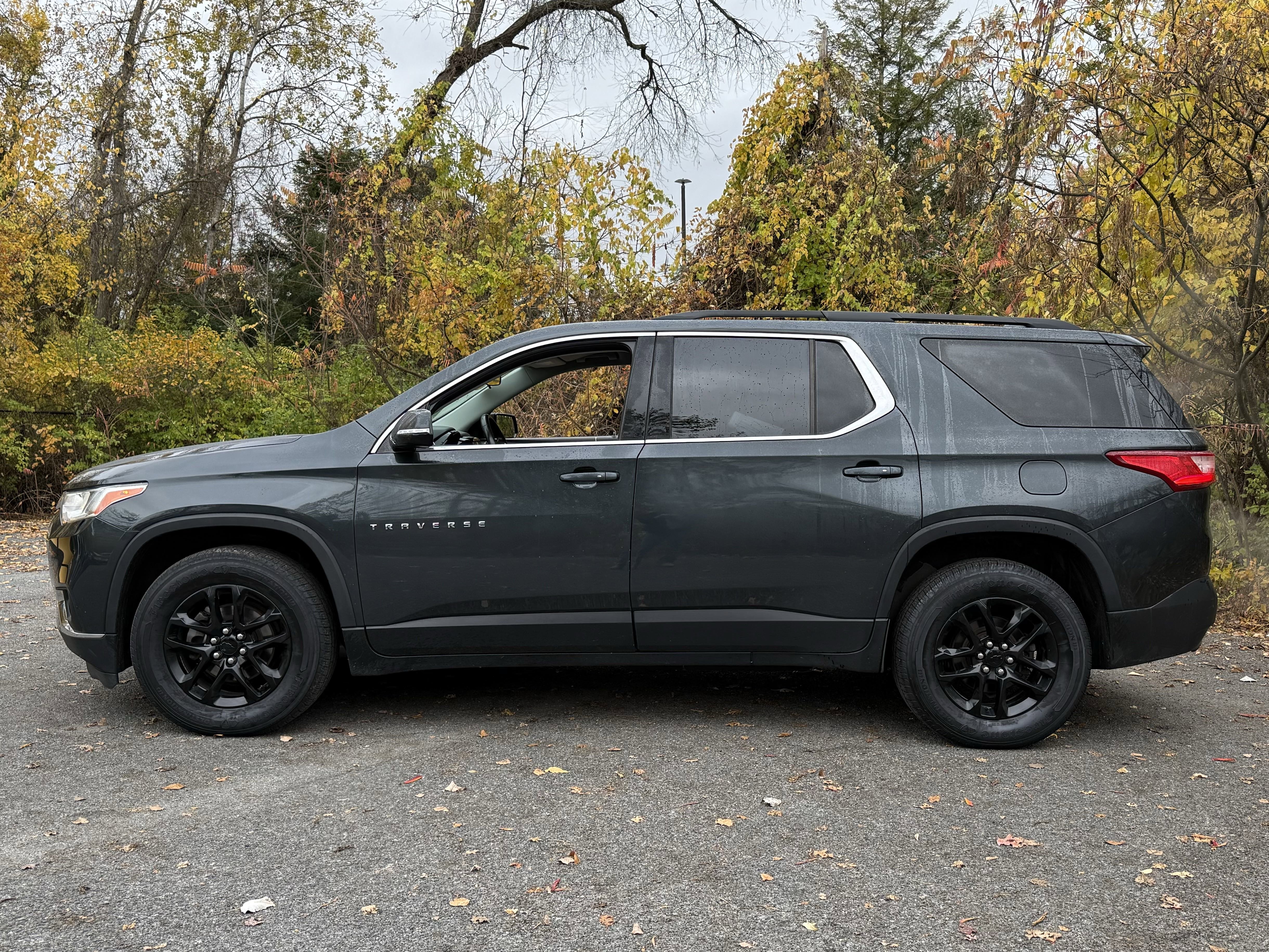 Used 2019 Chevrolet Traverse LT image 8