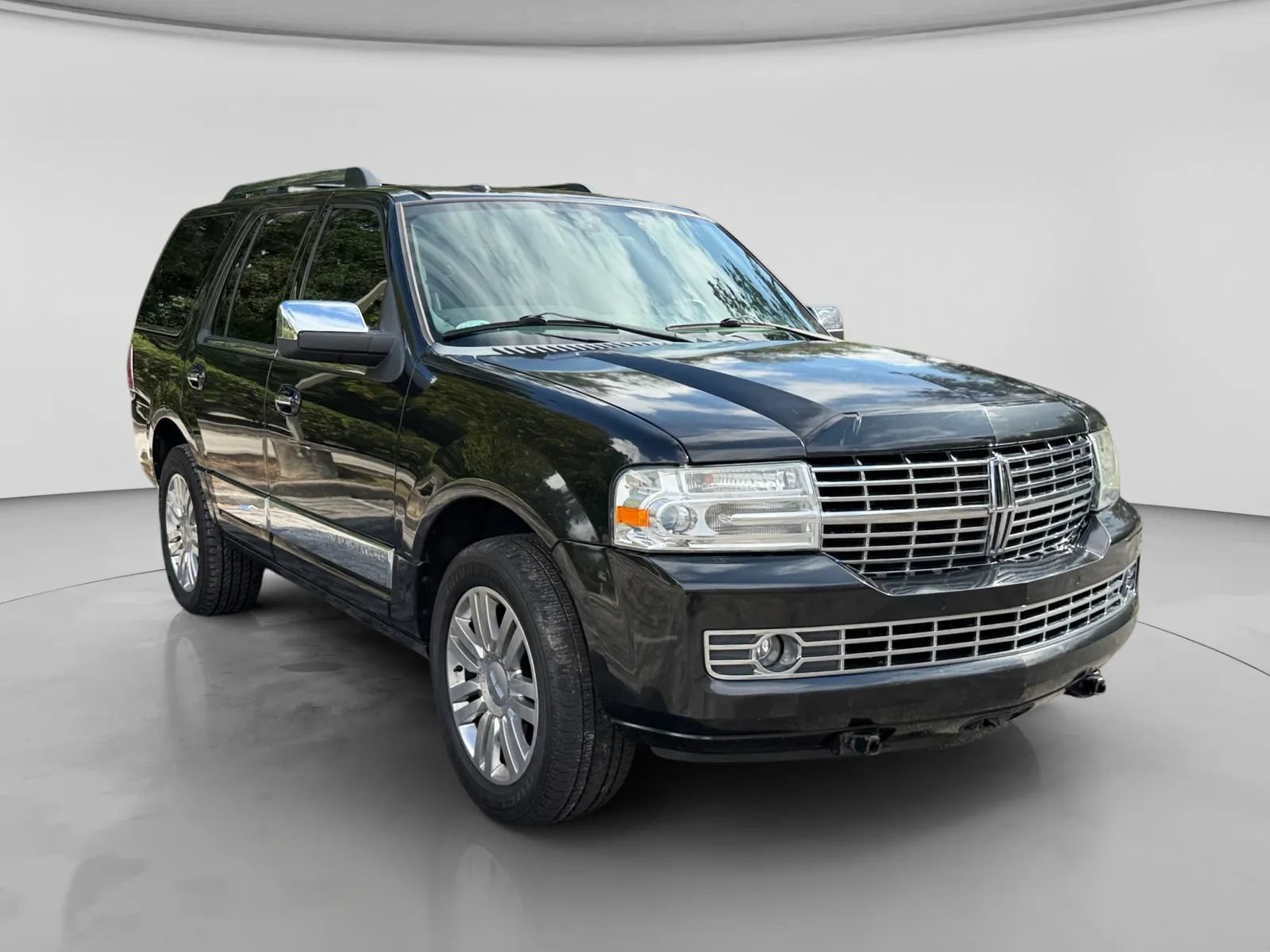 Used 2014 Lincoln Navigator 2WD image 7