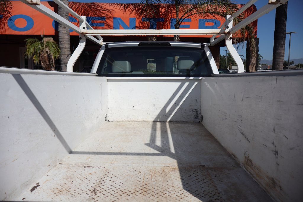 Used 2018 Ford F550 2WD Regular Cab Super Duty image 9