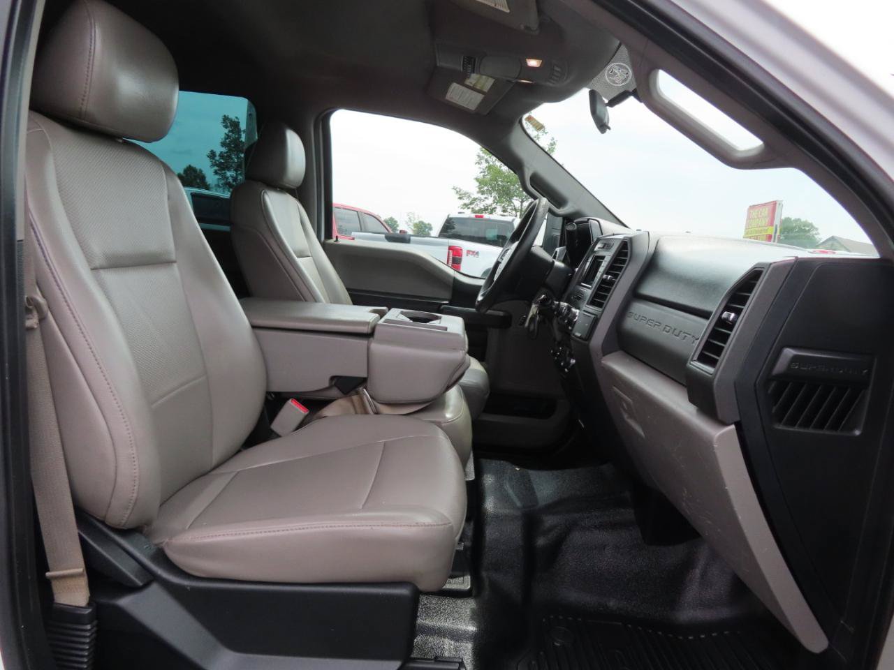 Used 2017 Ford F350 XL w/ Power Equipment Group AWD/4WD image 31