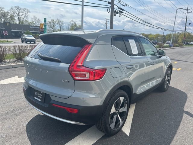 Certified 2025 Volvo XC40 B5 Plus AWD/4WD image 5