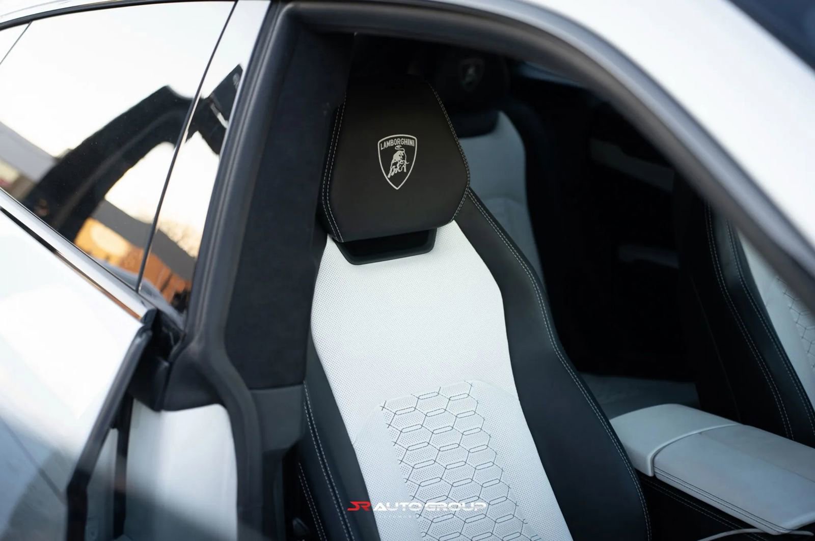 Used 2022 Lamborghini Urus image 23