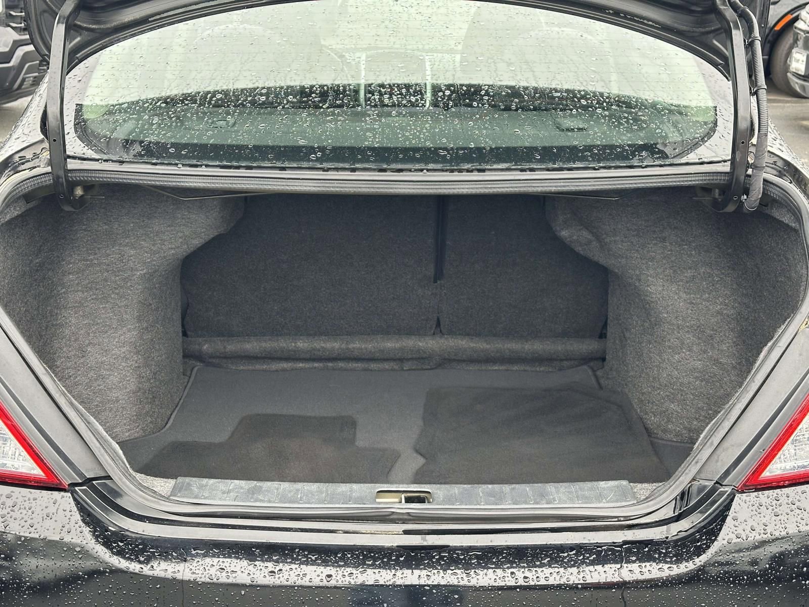 Used 2016 Nissan Versa SV FWD image 24