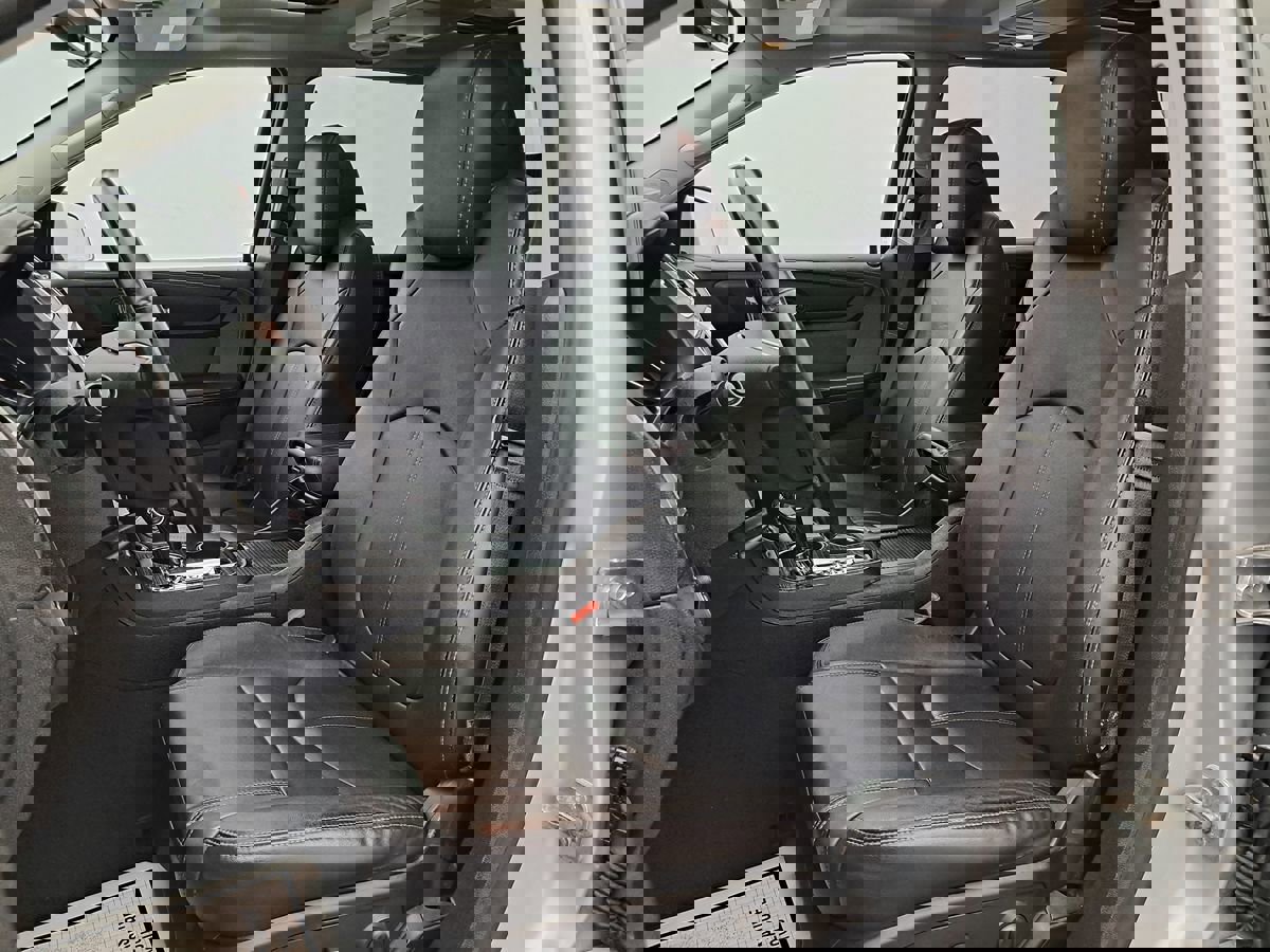 Used 2017 GMC Acadia Limited SLT image 9