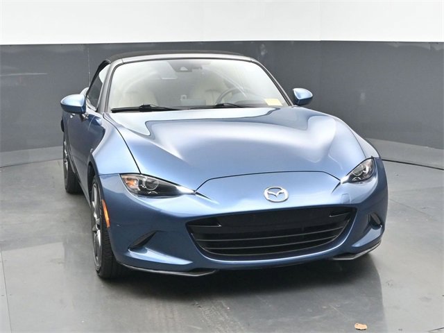 Used 2022 Volvo V60 T5 Cross Country w/ Advanced Package image 2