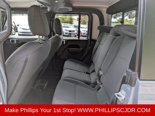 Certified 2025 Jeep Gladiator Sport AWD/4WD image 13