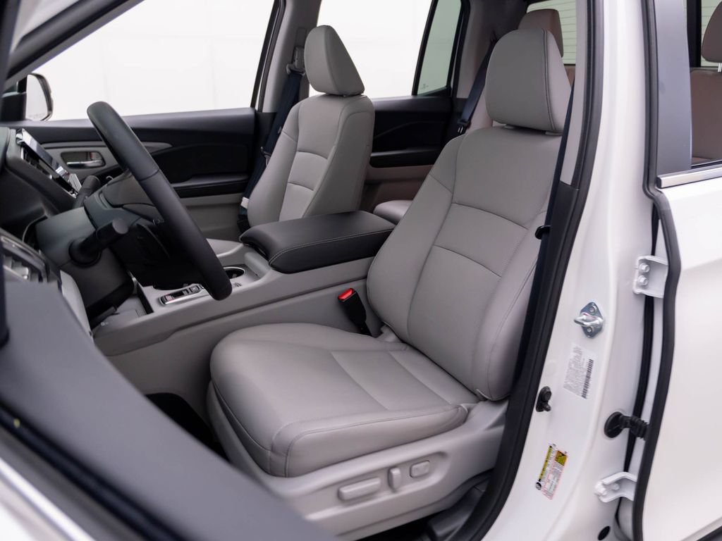 Used 2025 Honda Ridgeline RTL image 16