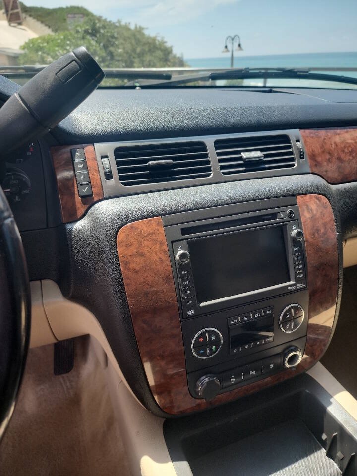 Used 2007 Chevrolet Tahoe LT w/ LT Preferred Equipment Group AWD/4WD image 10