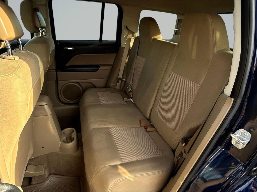 Used 2015 Jeep Patriot Latitude w/ Sun/Sound Group AWD/4WD image 26