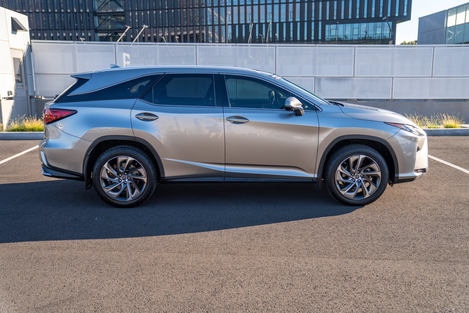 Used 2019 Lexus RX 350L Luxury w/ Accessory Package AWD/4WD image 8