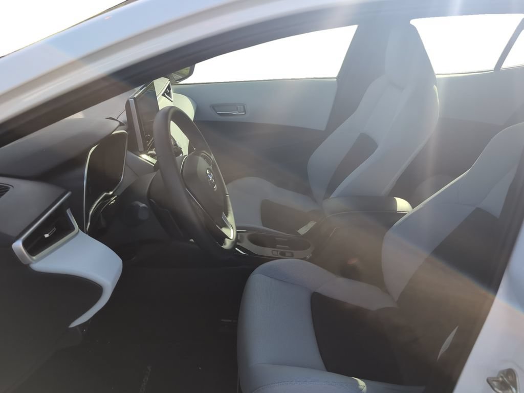 Used 2025 Toyota Corolla SE FWD image 8