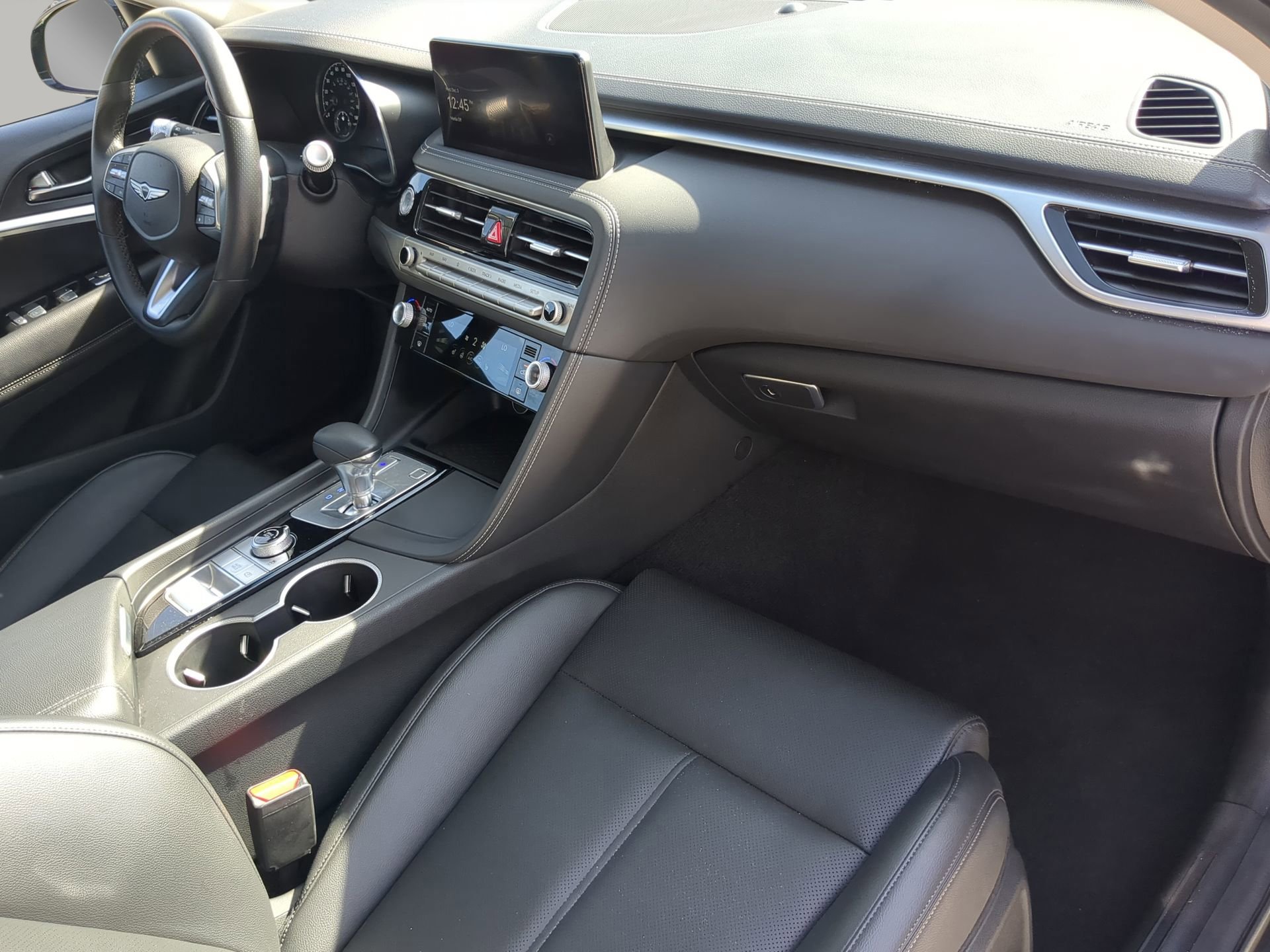 Used 2025 Genesis G70 2.5T image 40
