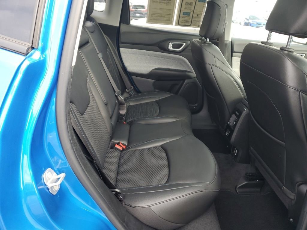 Used 2017 Jeep Renegade Sport w/ Power & Air Group image 27