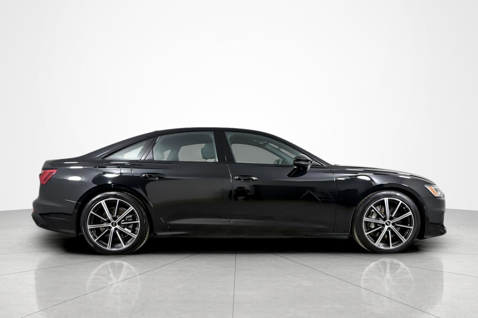 Used 2025 Audi A6 Premium Plus w/ Premium Plus Package AWD/4WD image 6