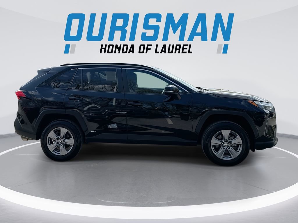 Used 2024 Toyota RAV4 LE image 9