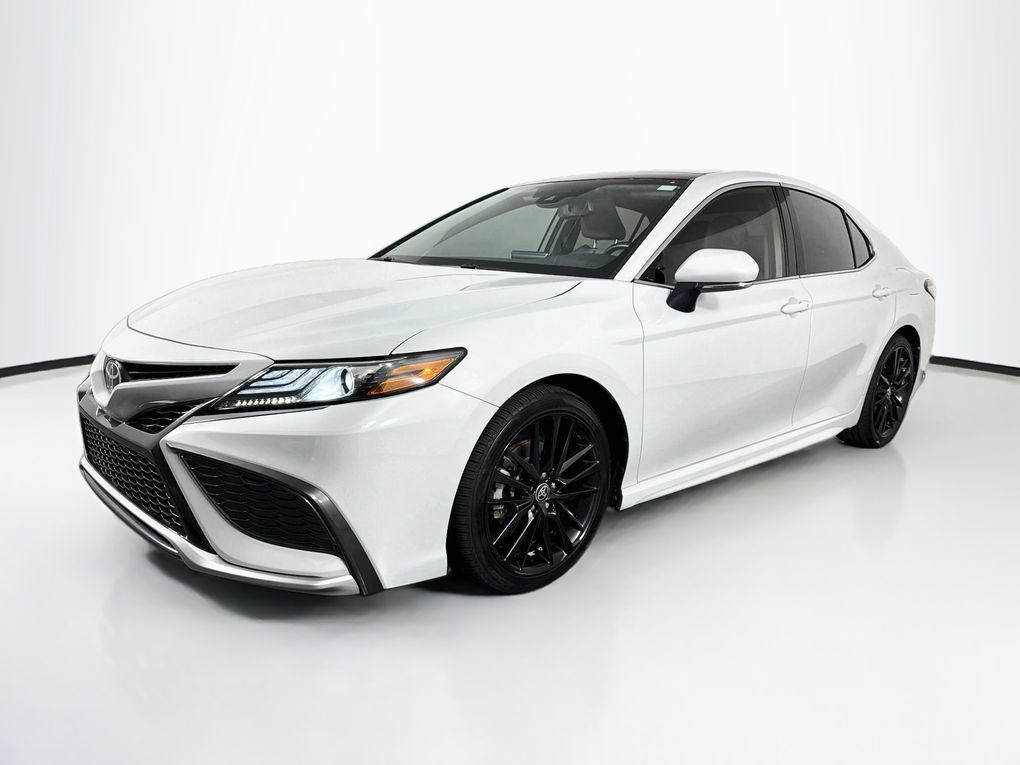 Used 2022 Toyota Camry XSE w/ Cold Weather Package AWD/4WD image 3