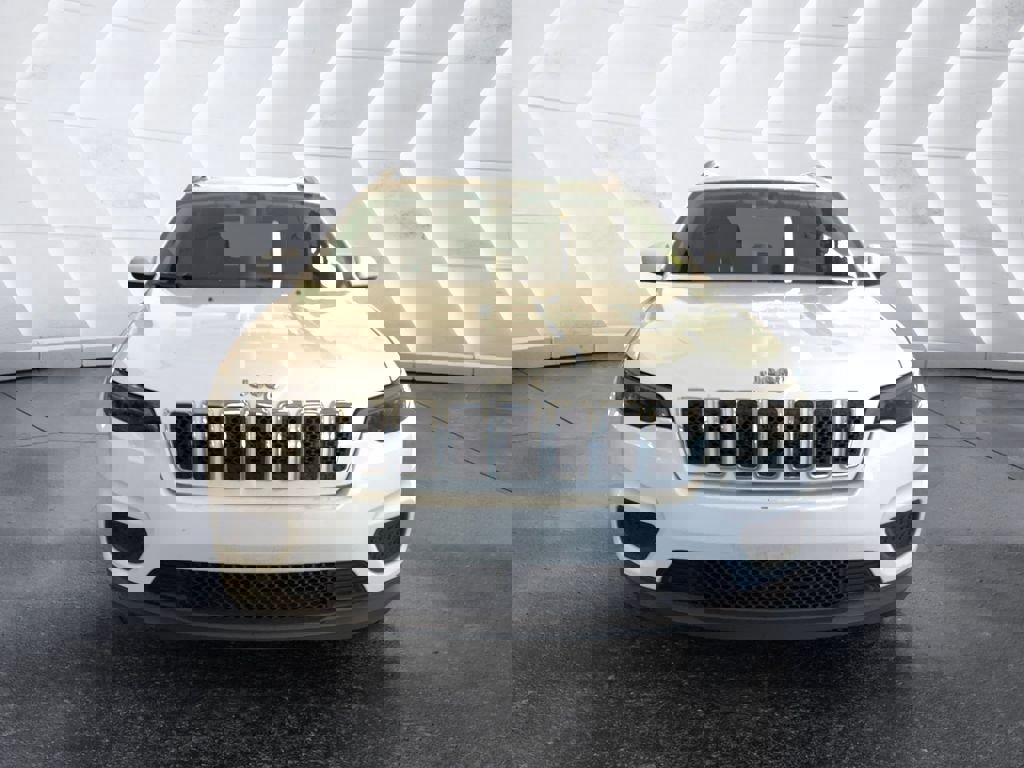 Used 2020 Jeep Cherokee Latitude image 2