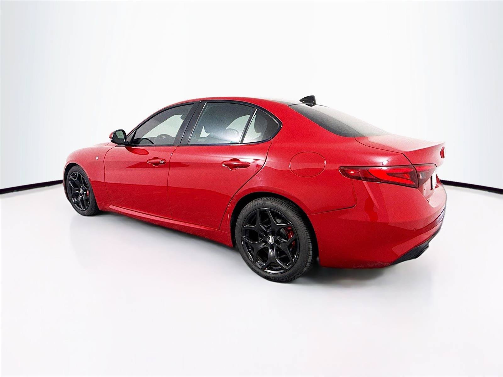 Used 2022 Alfa Romeo Giulia Ti w/ Active Assist Plus Package RWD image 29