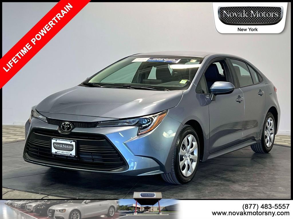 Used 2025 Toyota Corolla LE FWD image 4