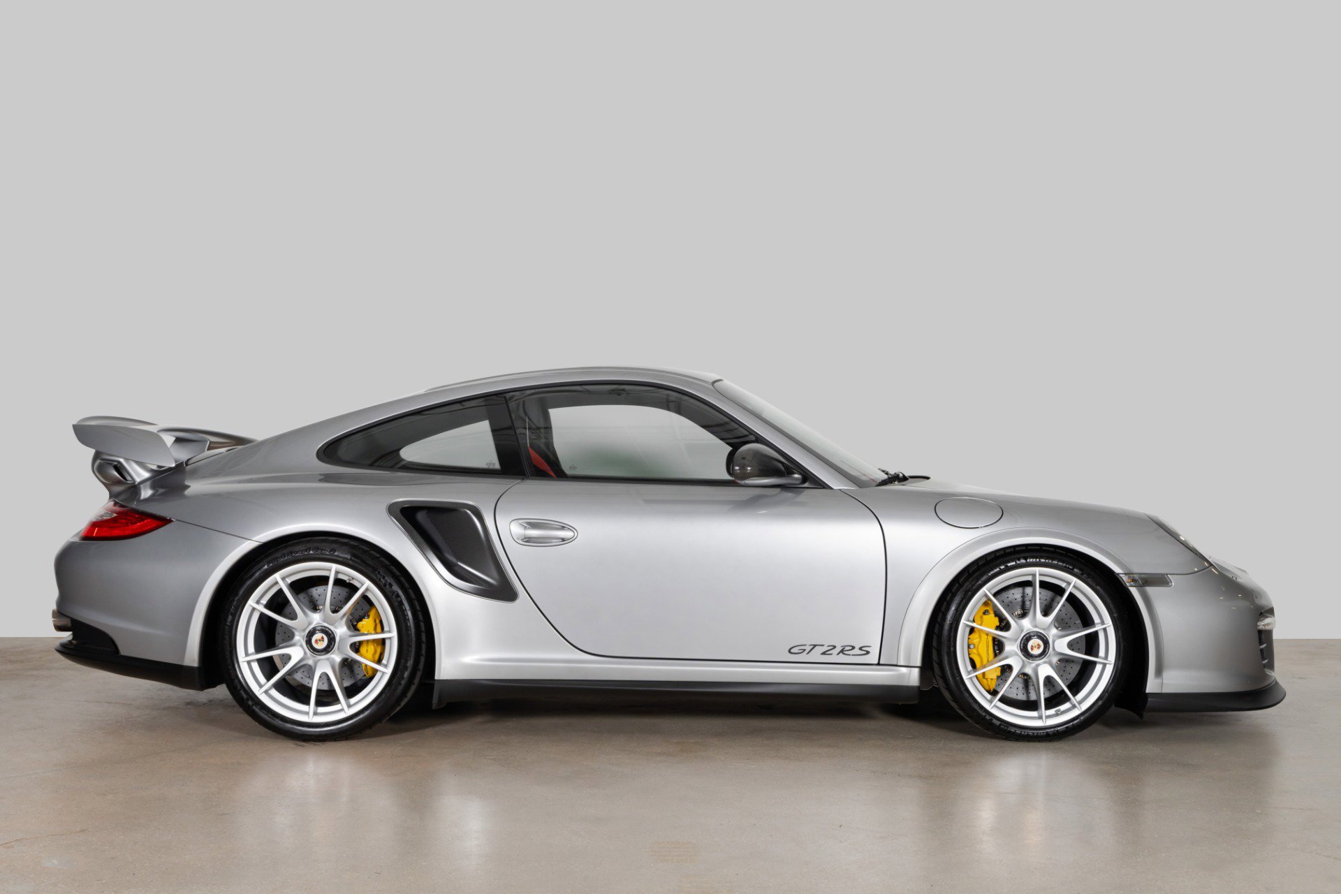 Used 2011 Porsche 911 GT2 RS image 8