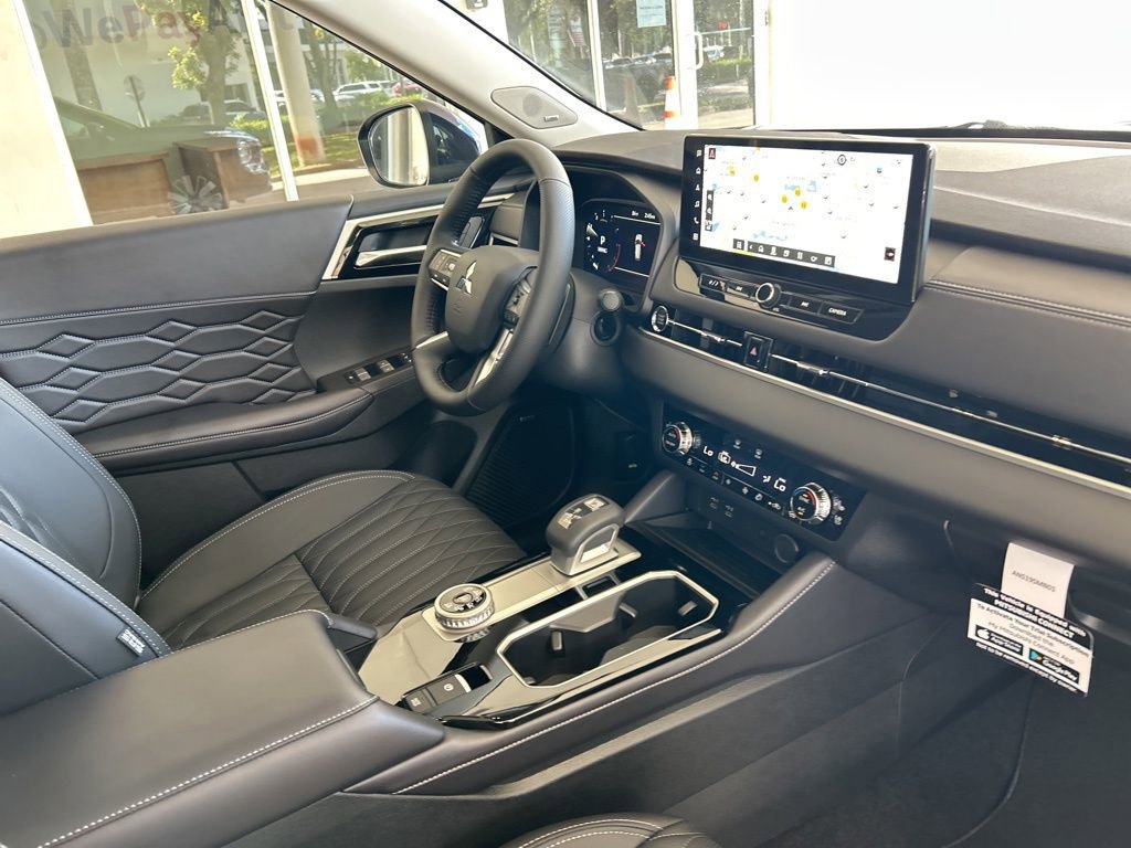New 2025 Mitsubishi Outlander SEL image 22