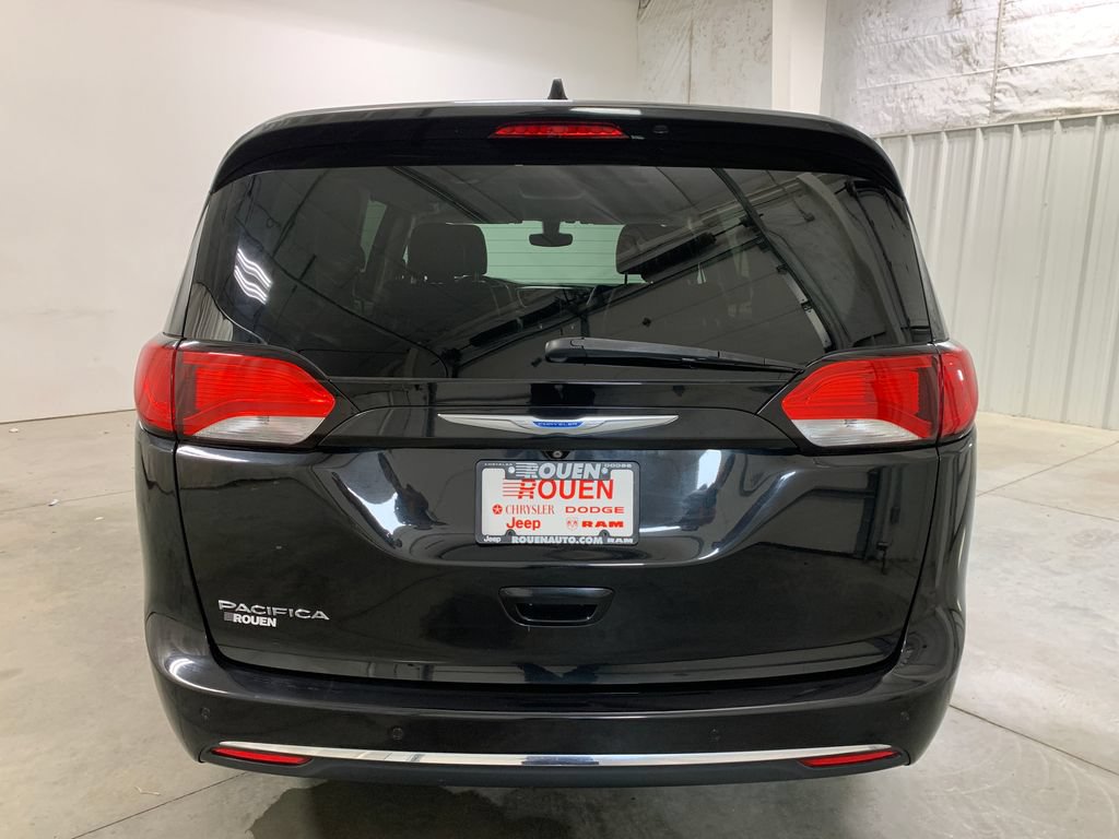 Used 2018 Chrysler Pacifica Touring-L w/ Tire & Wheel Group FWD image 26