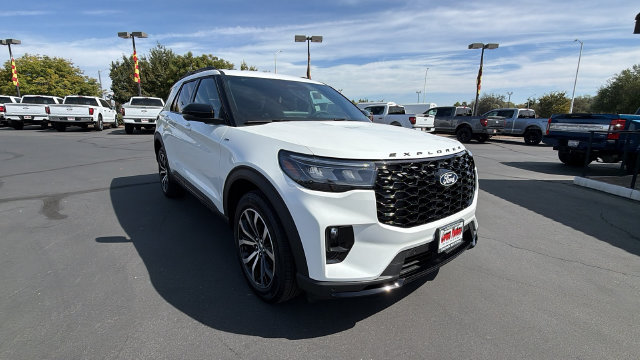 New 2027 Ford Explorer ST-Line AWD/4WD image 2